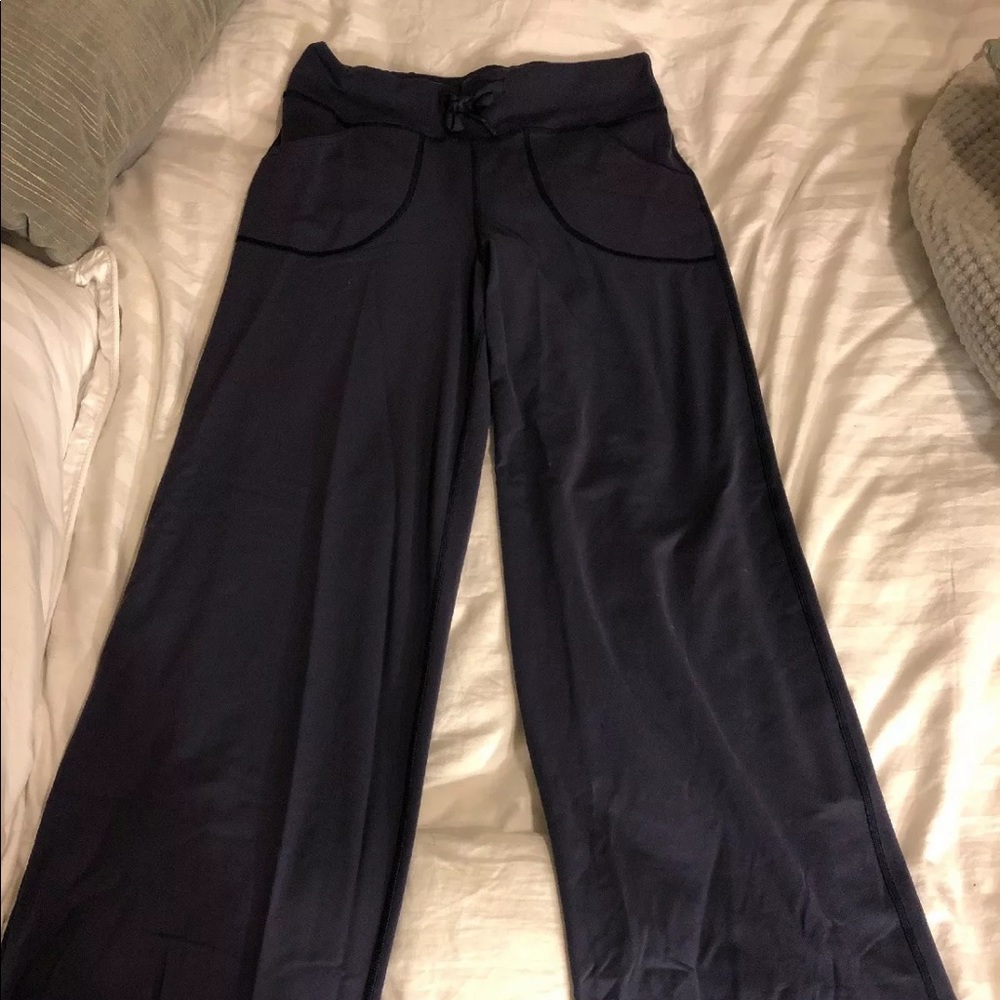 Lululemon dark purple sweatpants size 6